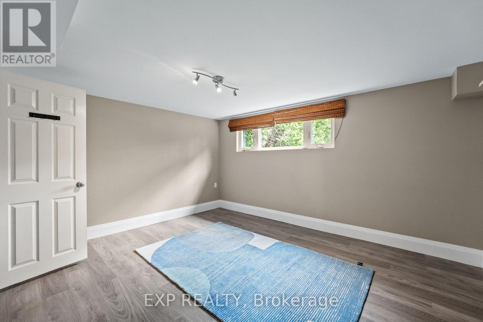 37 Manniku Road, Georgina, Ontario  L9P 1R2 - Photo 30 - N12211836