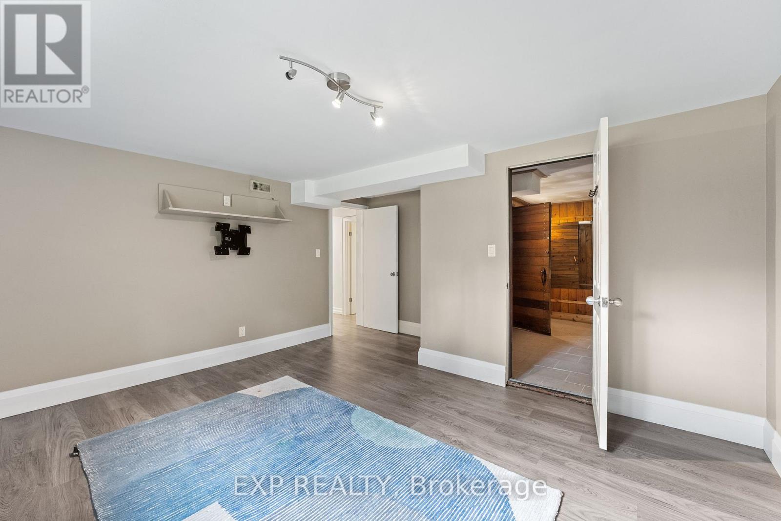 37 Manniku Road, Georgina, Ontario  L9P 1R2 - Photo 31 - N12211836