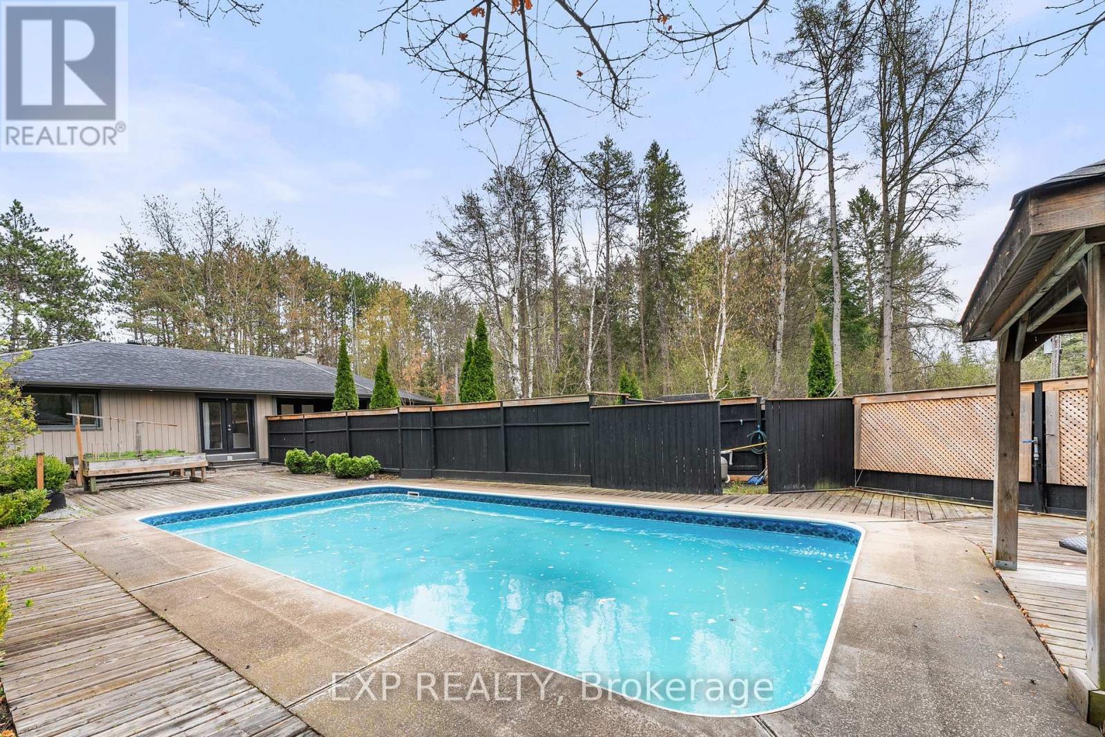 37 Manniku Road, Georgina, Ontario  L9P 1R2 - Photo 36 - N12211836