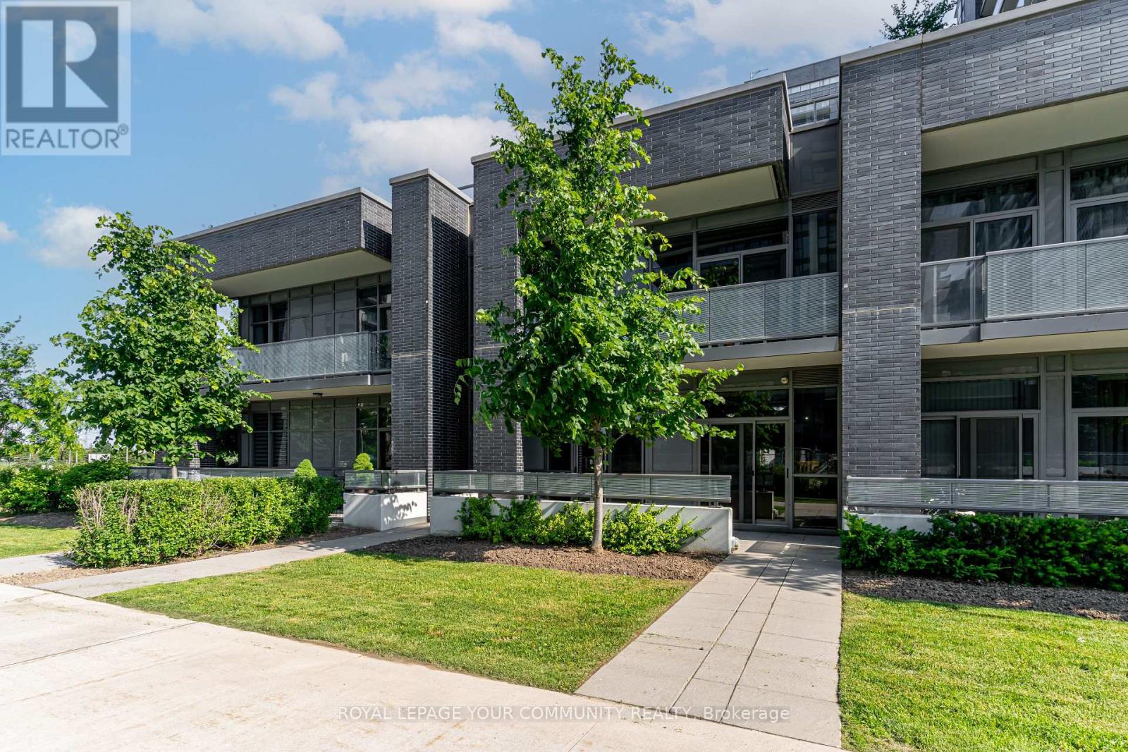 109 - 65 Oneida Crescent, Richmond Hill, Ontario  L4B 0G9 - Photo 2 - N12211837