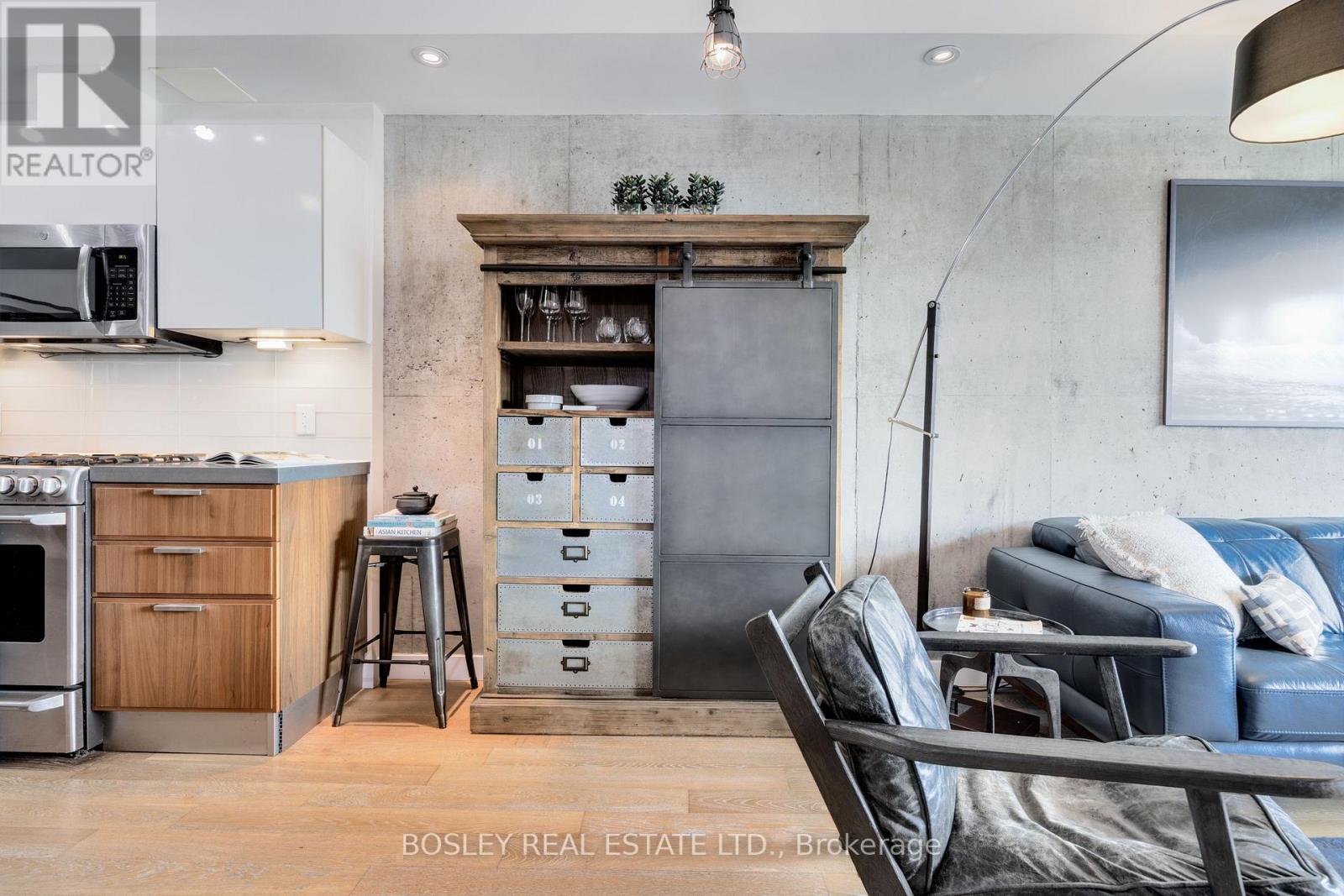 303 - 25 Stafford Street, Toronto, Ontario  M5V 0G3 - Photo 6 - C12206573