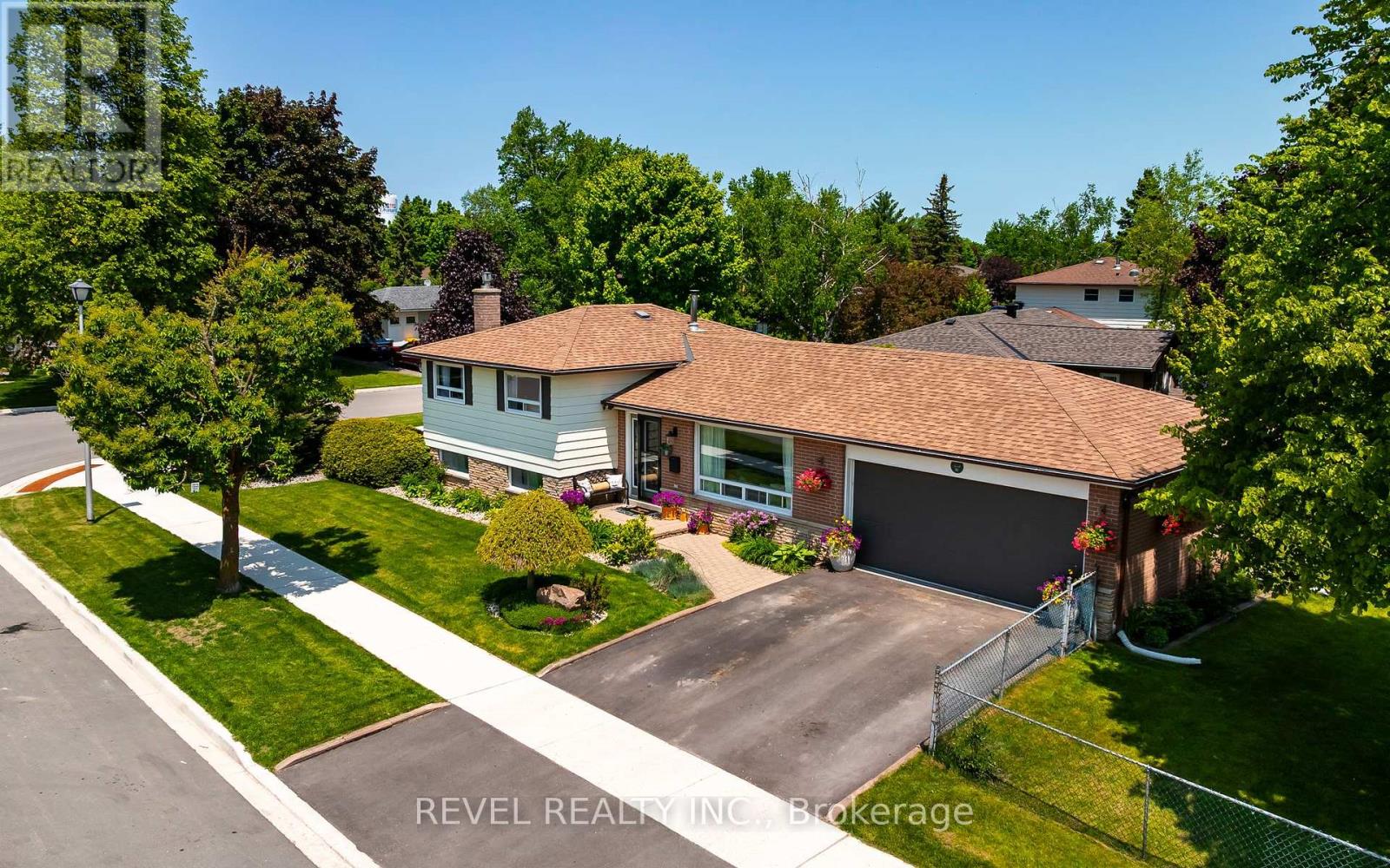 30 RUSTIC CRESCENT, Orangeville, Ontario