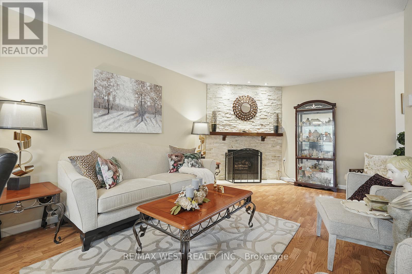 3060 Ilomar Court, Mississauga, Ontario  L5N 5B5 - Photo 12 - W12211846