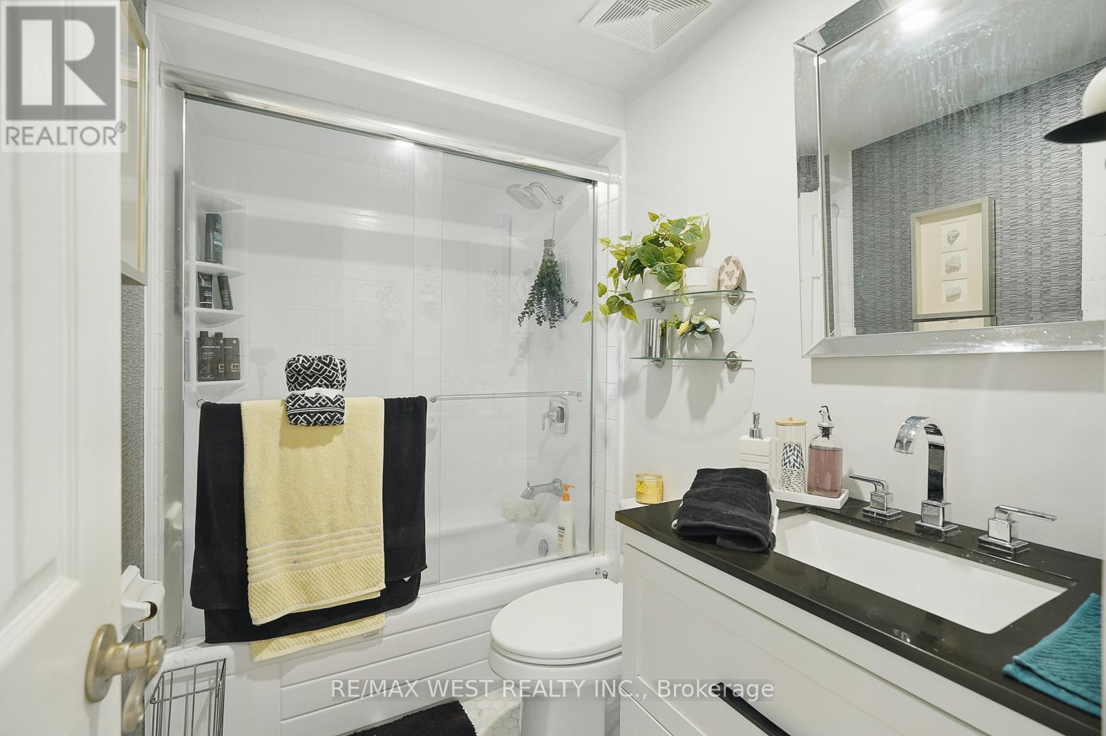 3060 Ilomar Court, Mississauga, Ontario  L5N 5B5 - Photo 30 - W12211846