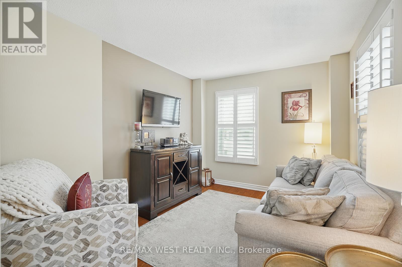 3060 Ilomar Court, Mississauga, Ontario  L5N 5B5 - Photo 6 - W12211846