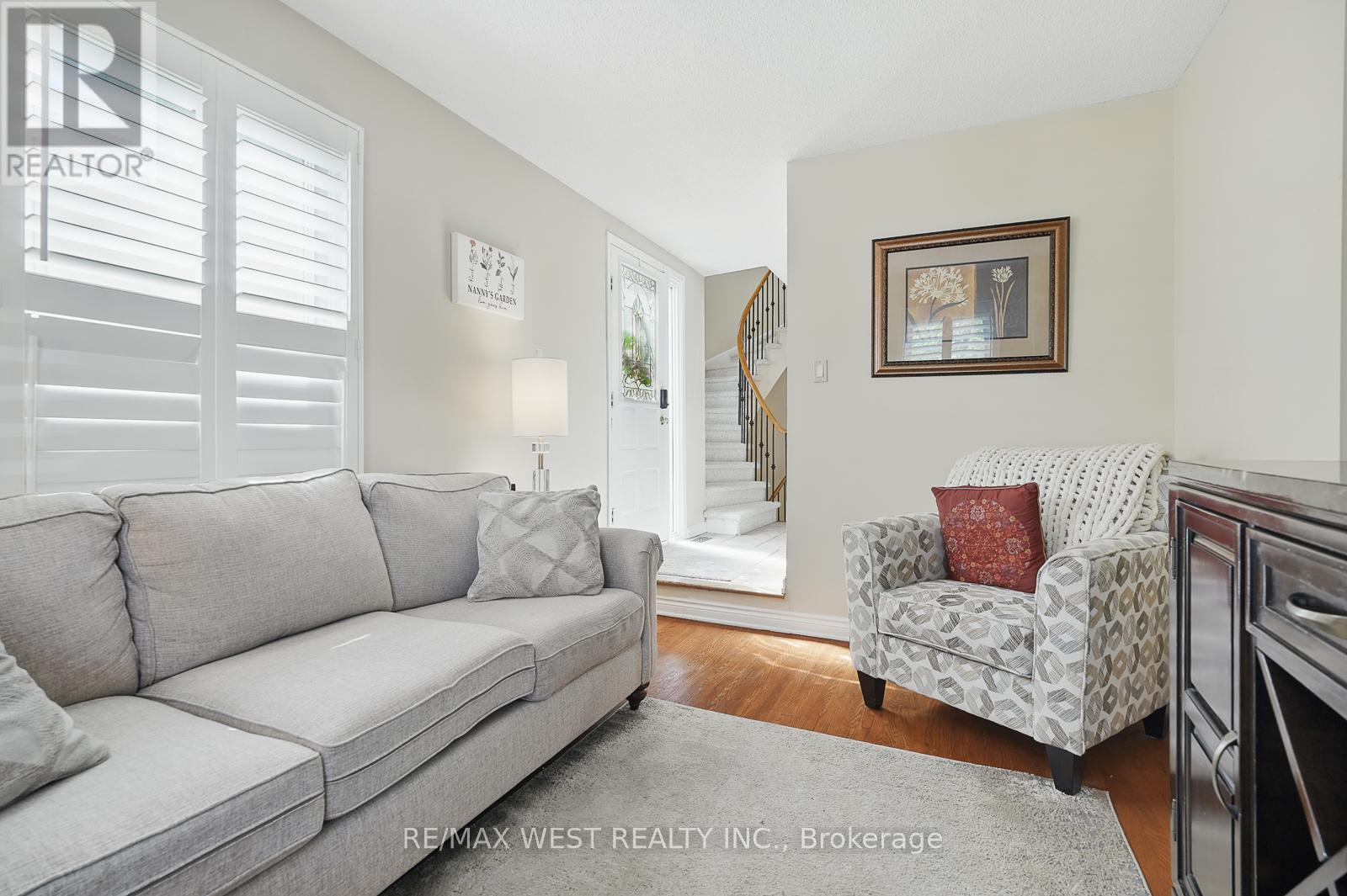3060 Ilomar Court, Mississauga, Ontario  L5N 5B5 - Photo 7 - W12211846