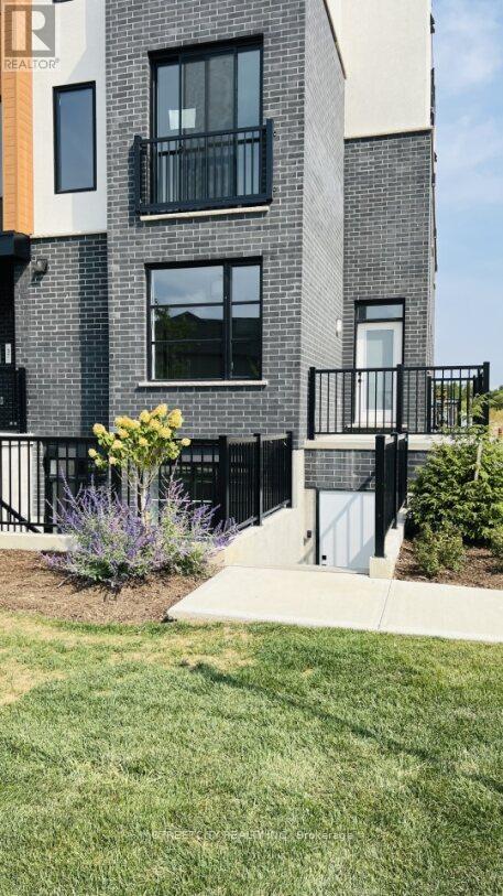 39 - 3900 Savoy Street E, London South, Ontario  N6P 0H9 - Photo 2 - X12211881