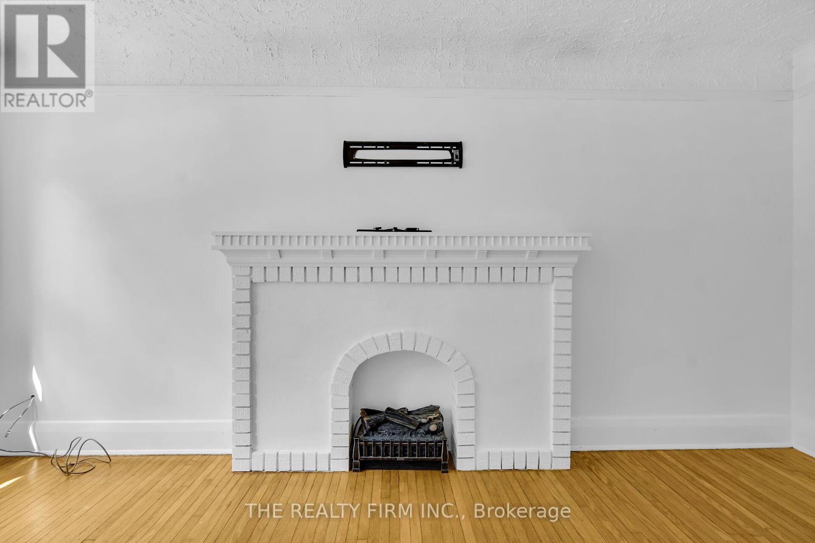 Photo 10 of 41 for 242 Emery Street E