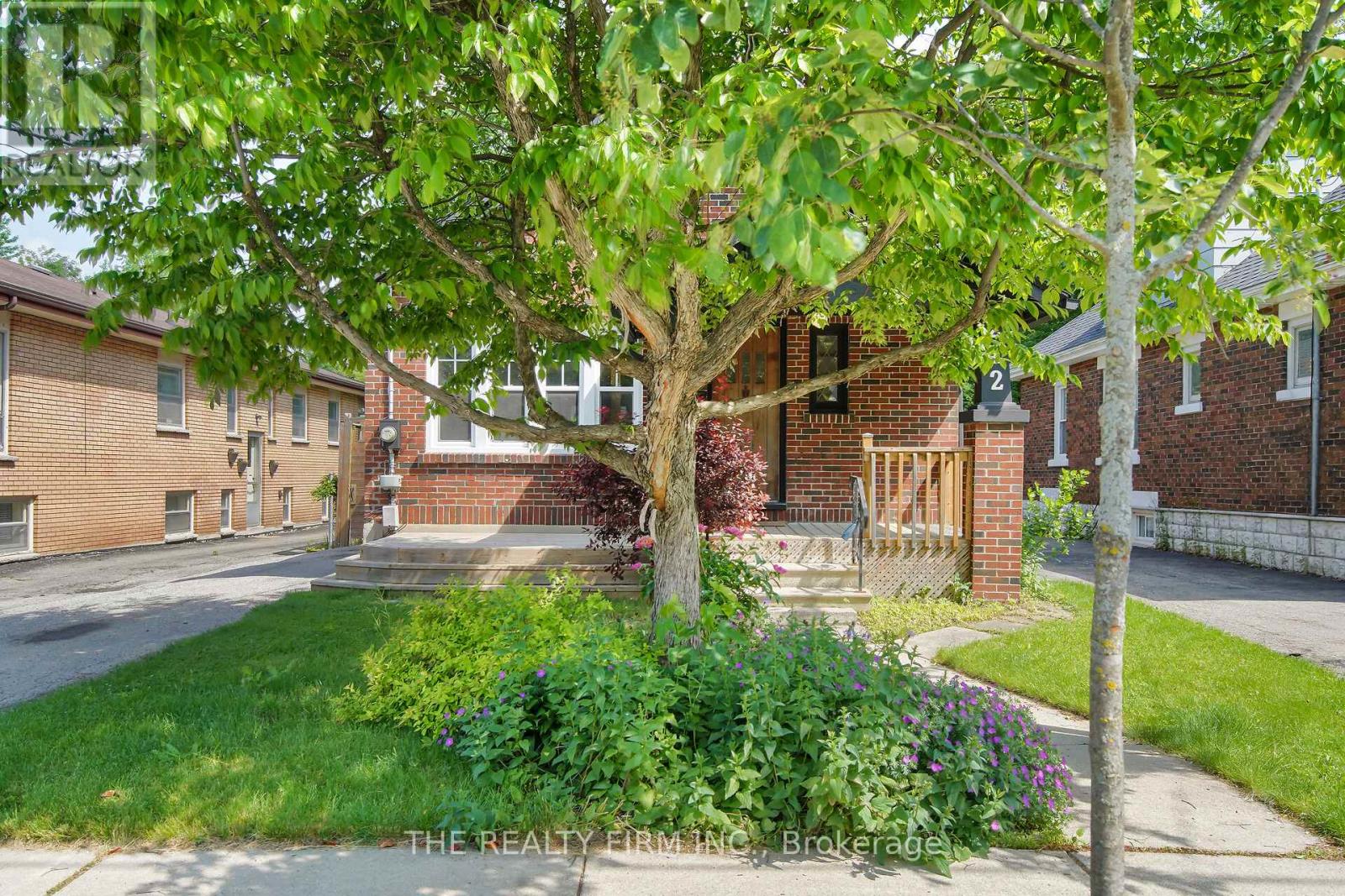 Photo 2 of 41 for 242 Emery Street E
