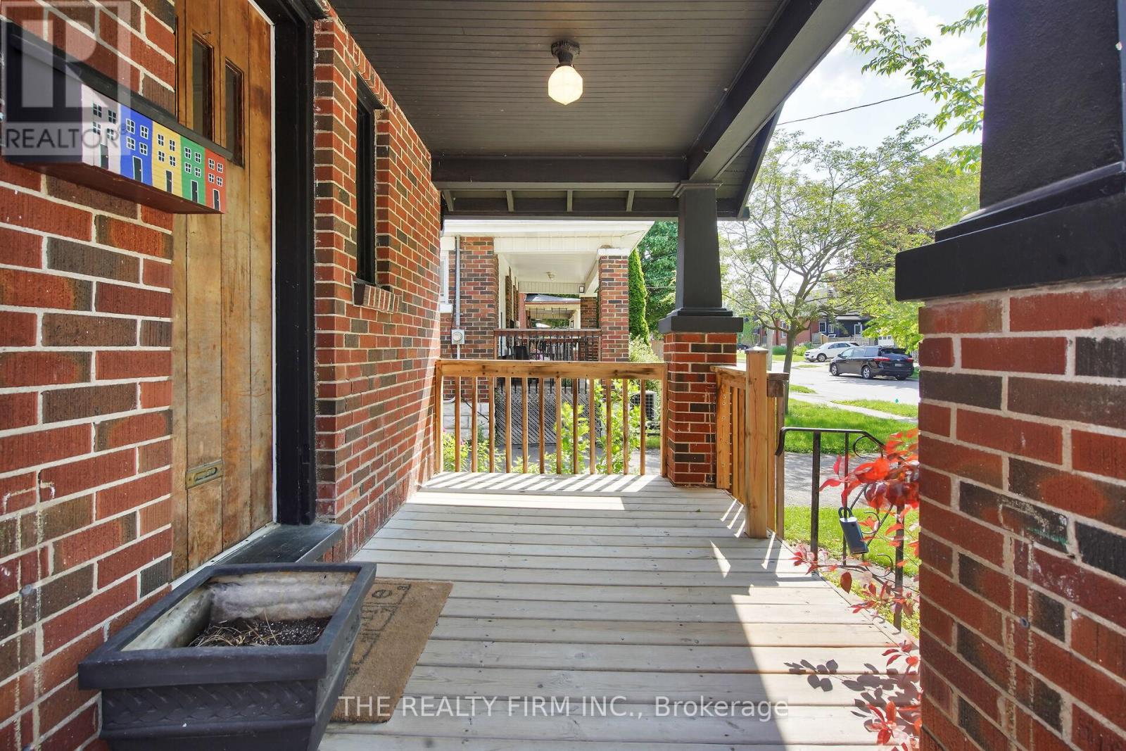 Photo 5 of 41 for 242 Emery Street E