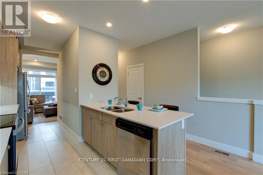 33 - 177 Edgevalley Road, London East, Ontario  N5V 0C5 - Photo 13 - X12211929
