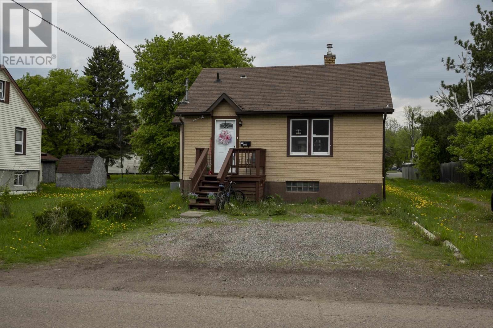 504 Andrew ST, Thunder Bay, Ontario