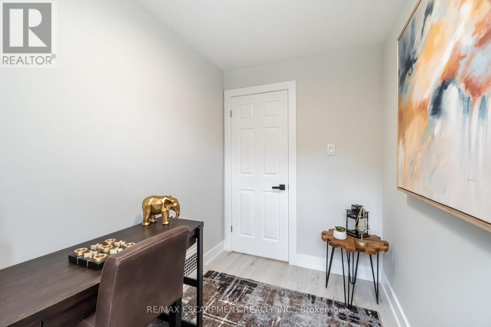 Upper - 200 Waterloo Avenue, Guelph, Ontario  N1H 3J5 - Photo 11 - X12211795