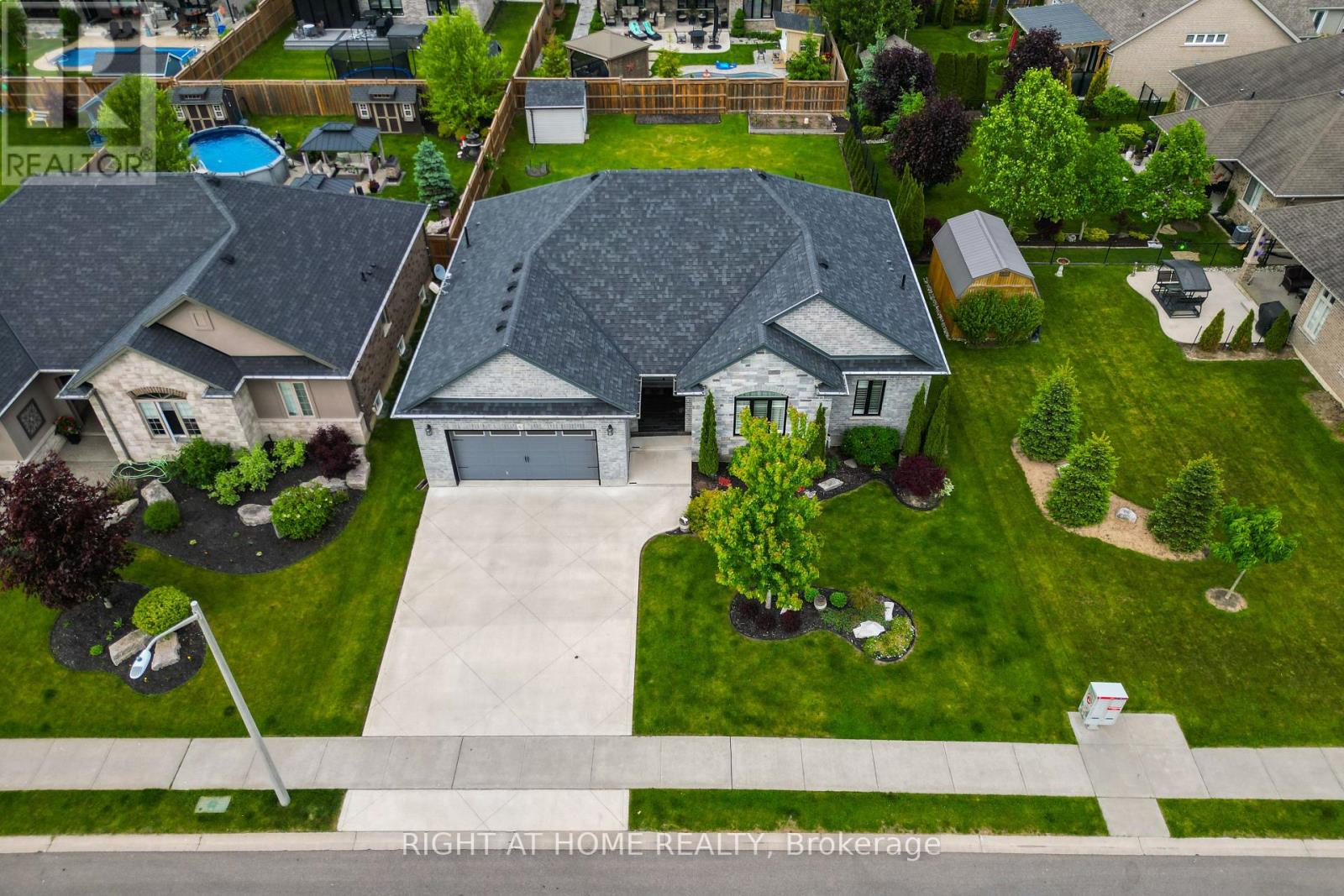 6 Bluenose Drive, Norfolk (Port Dover), Ontario  N0A 1N7 - Photo 2 - X12211817