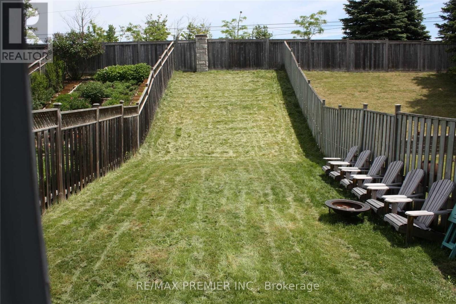 146 Foxfield Crescent, Vaughan, Ontario  L4K 5E7 - Photo 2 - N12206413