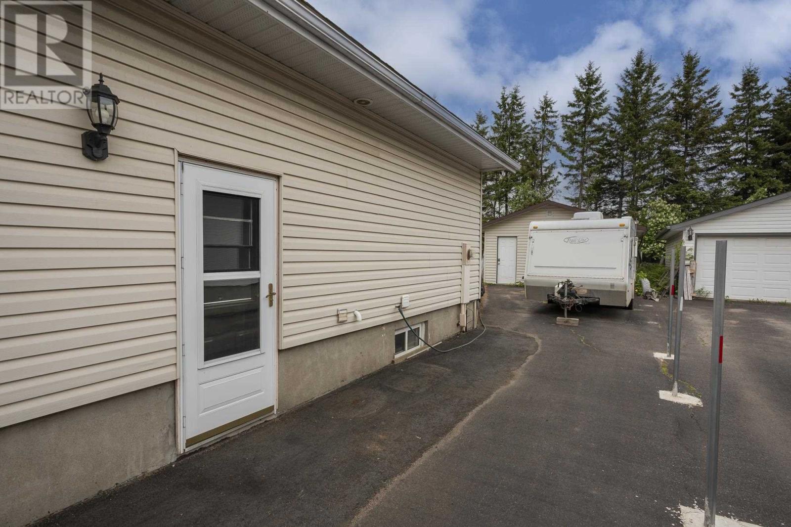 624 Dalhousie Dr, Thunder Bay, Ontario  P7C 5P3 - Photo 45 - TB251624