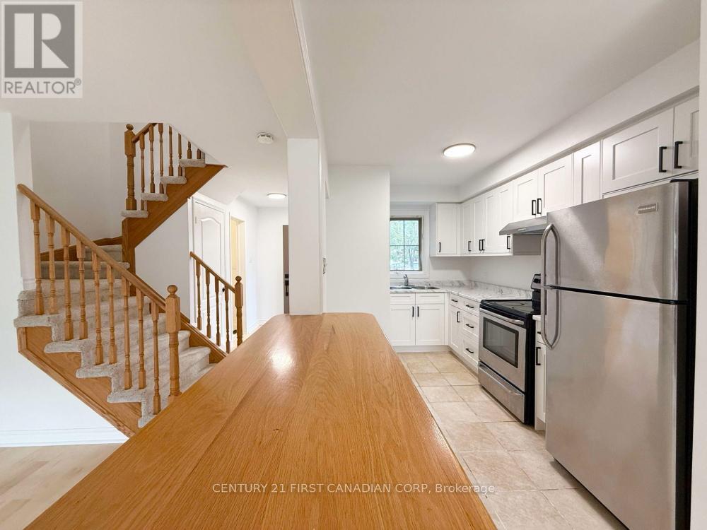3841 Craighurst Avenue, Mississauga (Lisgar), Ontario  L5N 6V6 - Photo 8 - W12209160