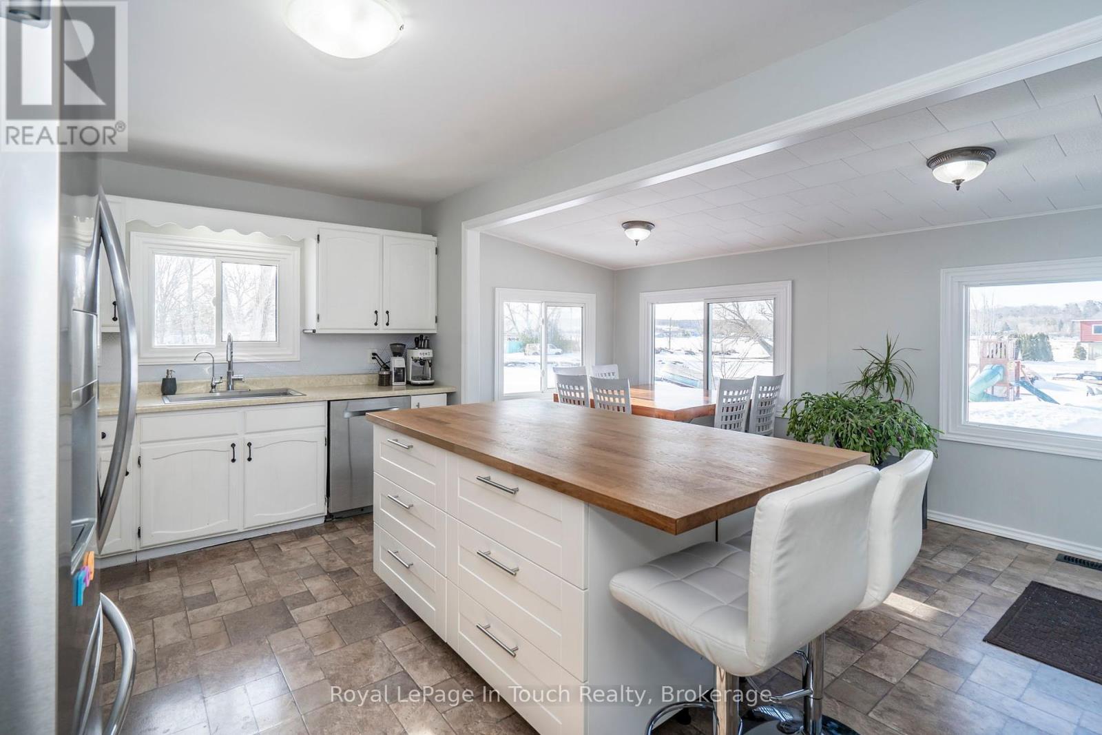 164 Duck Bay Road, Tay, Ontario  L0K 2C0 - Photo 18 - S12211897