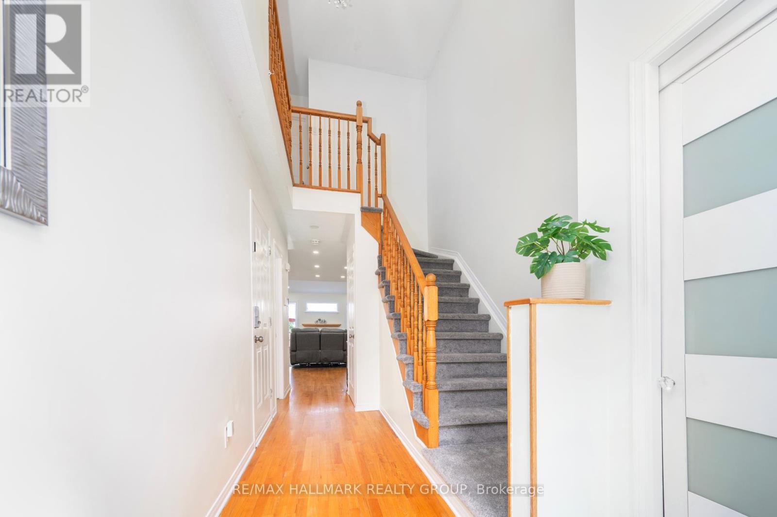 73 Palmadeo Drive, Ottawa, Ontario  K2J 4Z3 - Photo 4 - X12211631