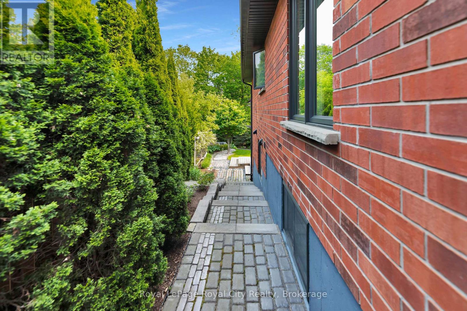 18 Whitetail Court, Guelph, Ontario  N1L 1H6 - Photo 38 - X12211879
