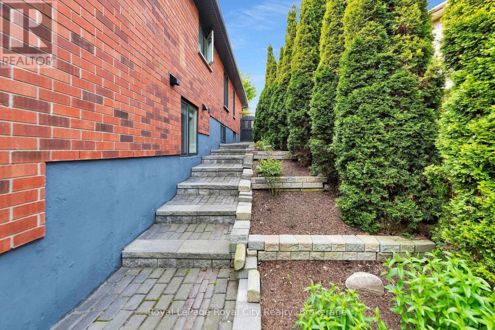 18 Whitetail Court, Guelph, Ontario  N1L 1H6 - Photo 39 - X12211879