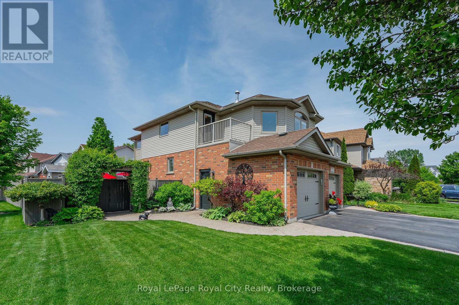 7 Marigold Drive, Guelph, Ontario  N1C 1G5 - Photo 2 - X12211943