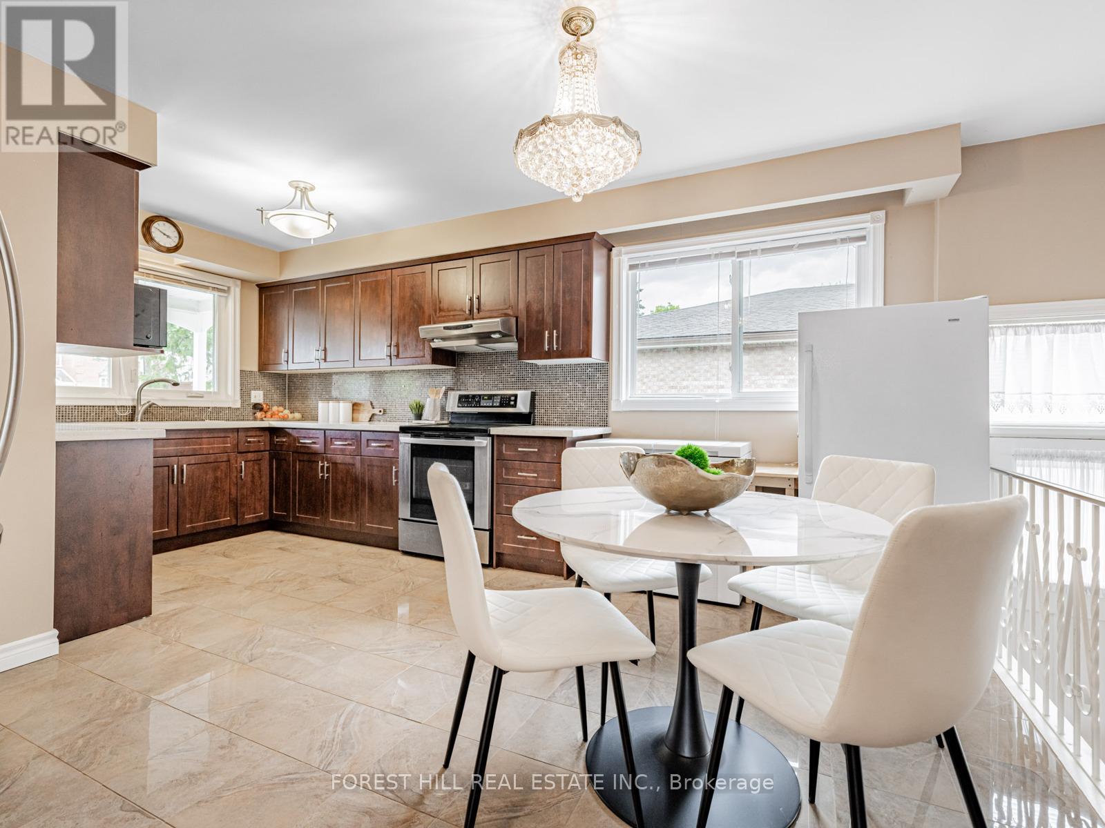 101 Pemberton Avenue, Toronto (Newtonbrook East), Ontario  M2M 1Y4 - Photo 10 - C12209663