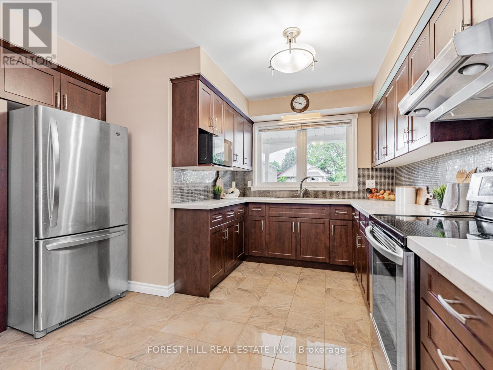 101 Pemberton Avenue, Toronto (Newtonbrook East), Ontario  M2M 1Y4 - Photo 8 - C12209663