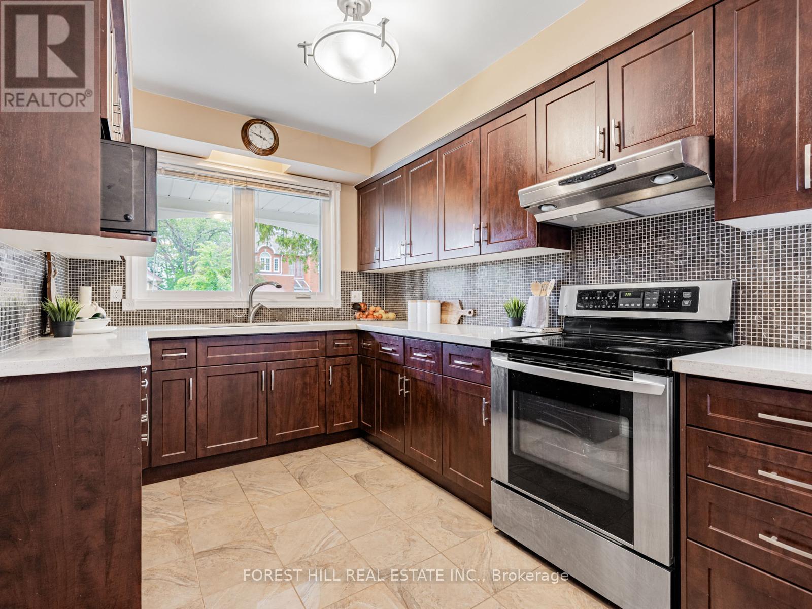 101 Pemberton Avenue, Toronto (Newtonbrook East), Ontario  M2M 1Y4 - Photo 7 - C12209663