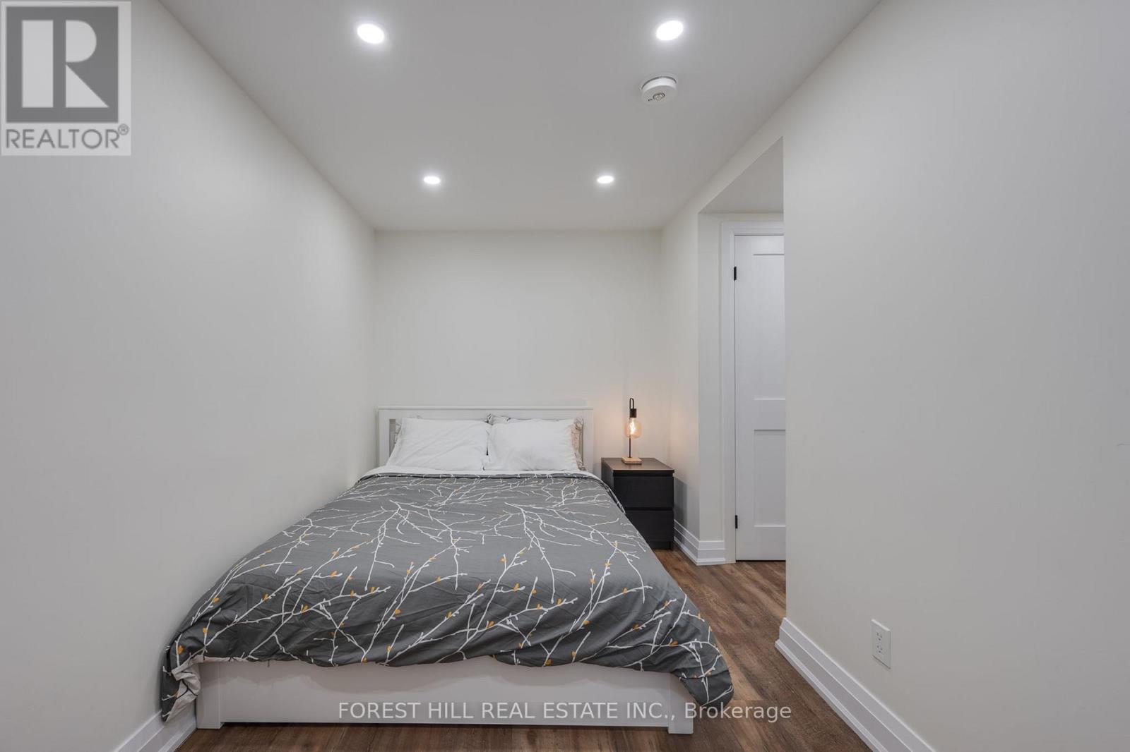 #1 (Lower) - 167 Rosethorn Avenue, Toronto, Ontario  M6N 3L3 - Photo 5 - W12184307