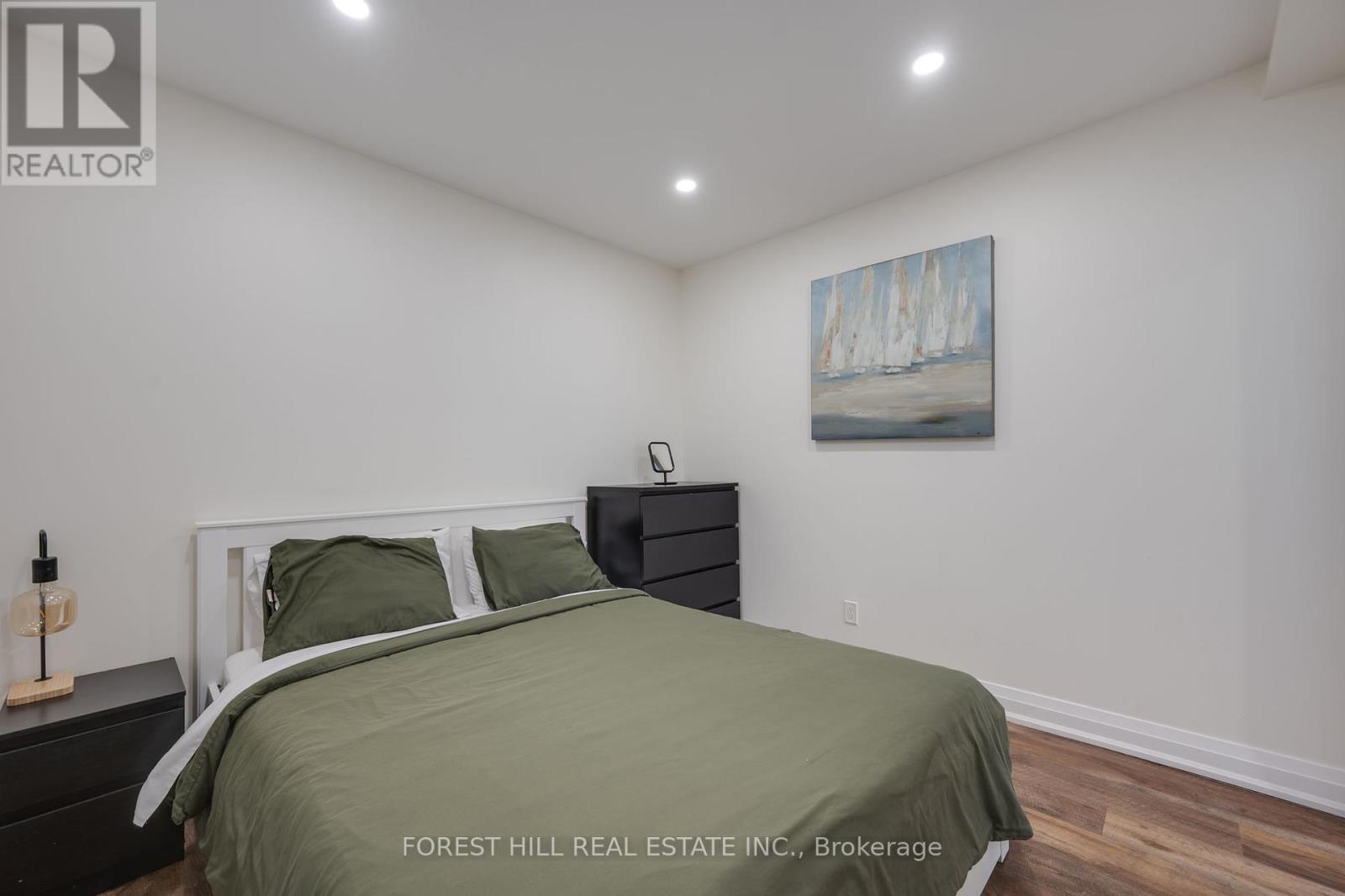 #1 (Lower) - 167 Rosethorn Avenue, Toronto, Ontario  M6N 3L3 - Photo 6 - W12184307