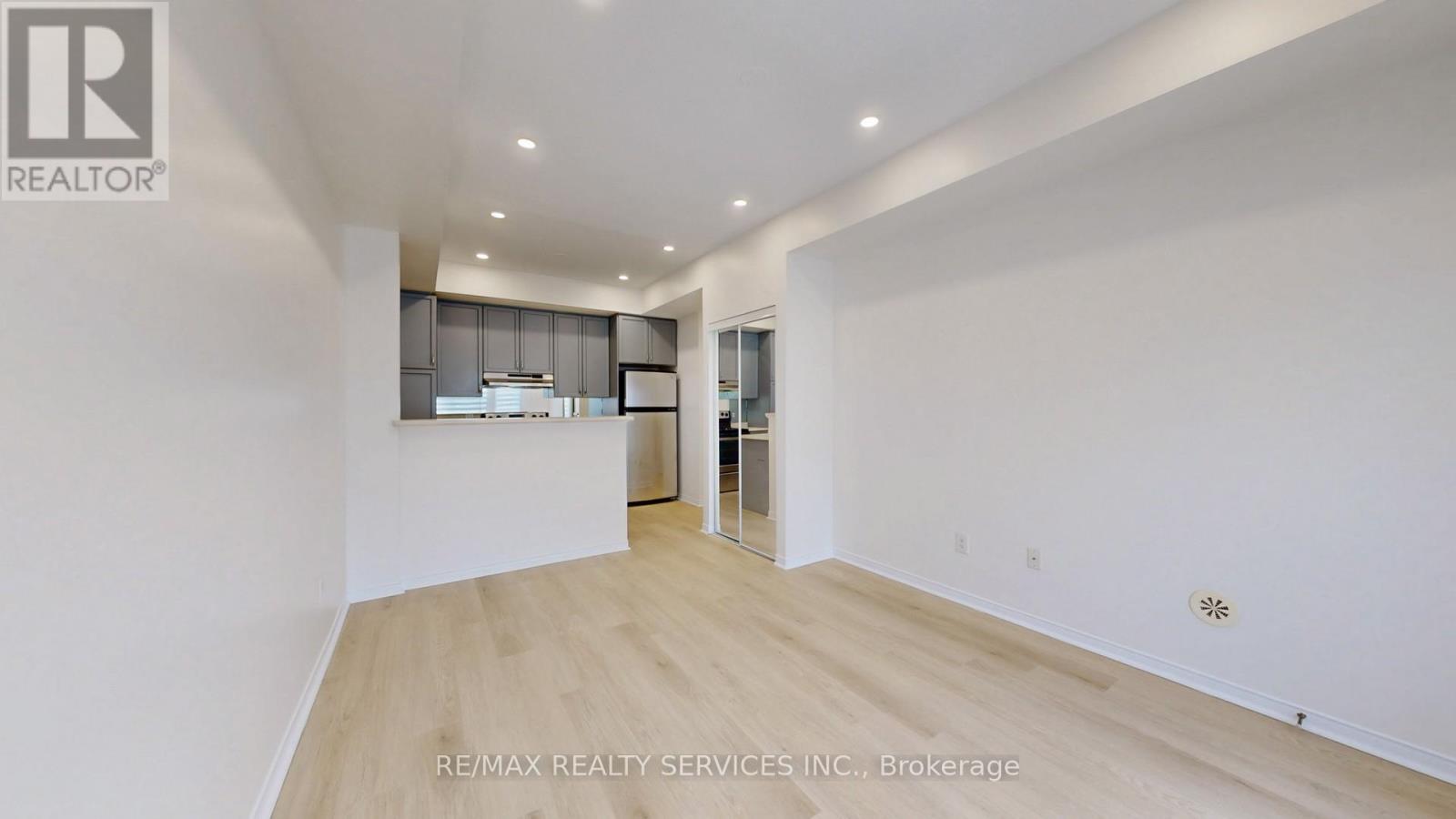 93 - 60 Fairwood Circle, Brampton, Ontario  L6R 0Y6 - Photo 13 - W12211758