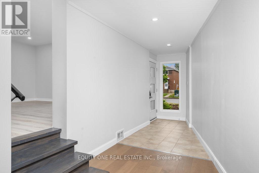 2725 Colman Street, Ottawa, Ontario  K1V 8J8 - Photo 8 - X12211877