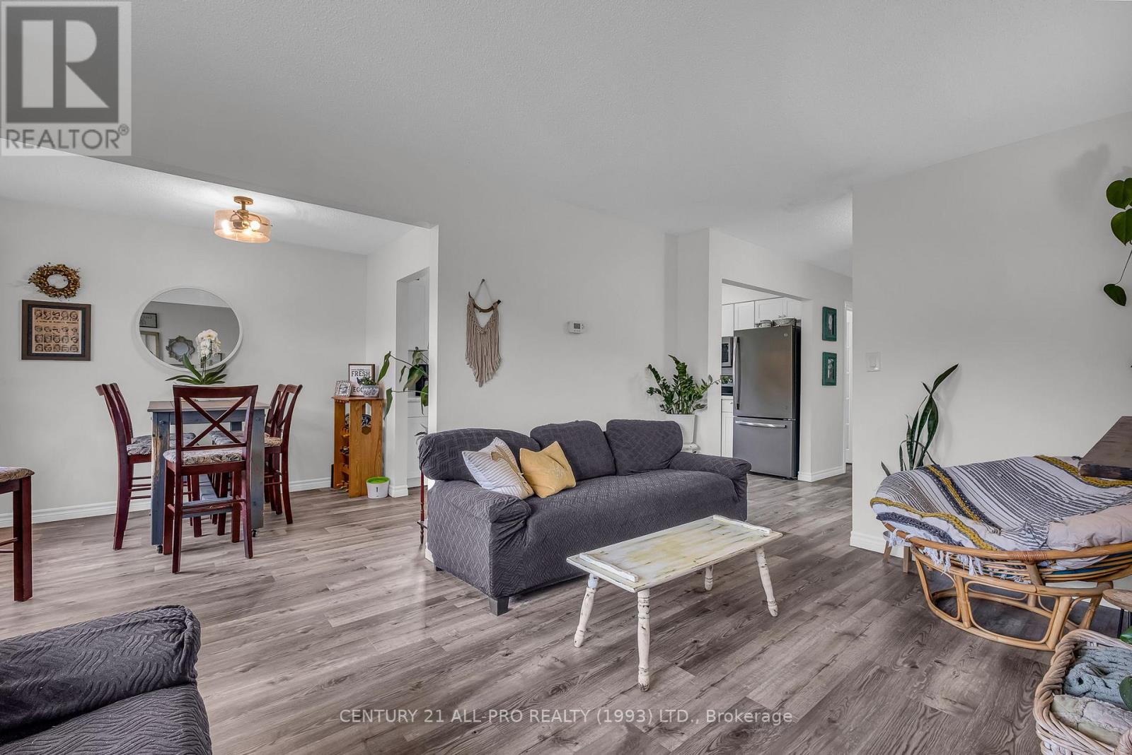 8 Thomas Street, Cobourg, Ontario  K9A 4P6 - Photo 7 - X12175057