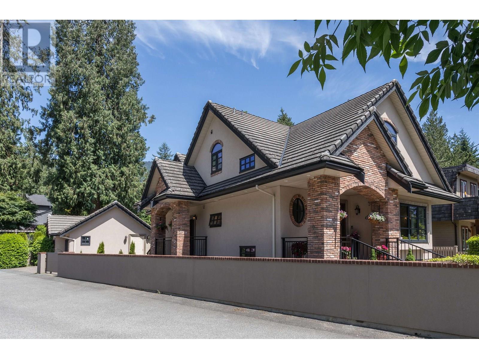 1134 MONTROYAL BOULEVARD, North Vancouver, British Columbia