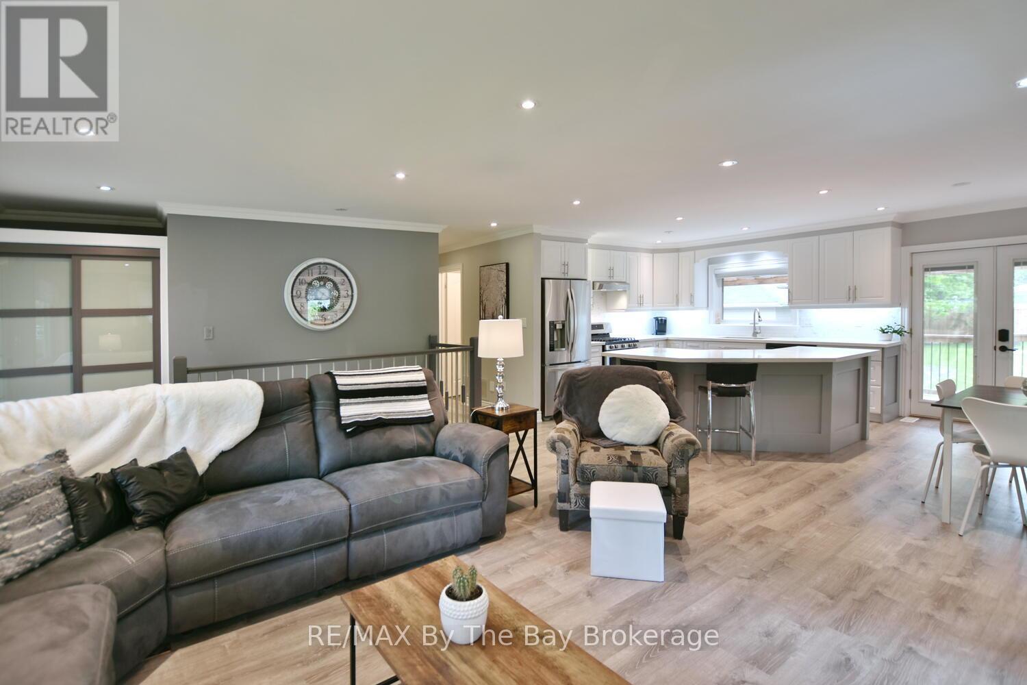 75 40th Street S, Wasaga Beach, Ontario  L9Z 1Z9 - Photo 12 - S12211841