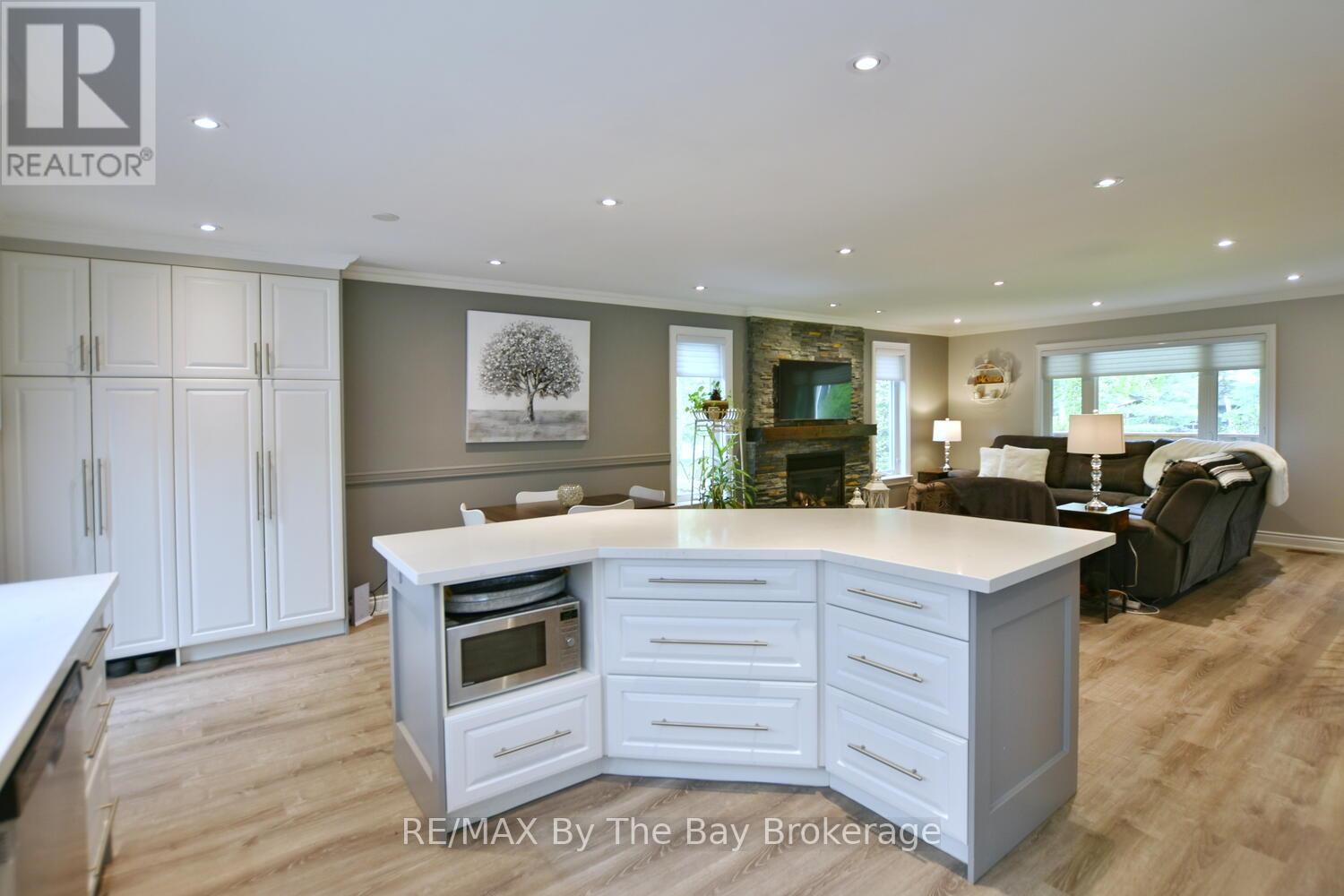 75 40th Street S, Wasaga Beach, Ontario  L9Z 1Z9 - Photo 14 - S12211841