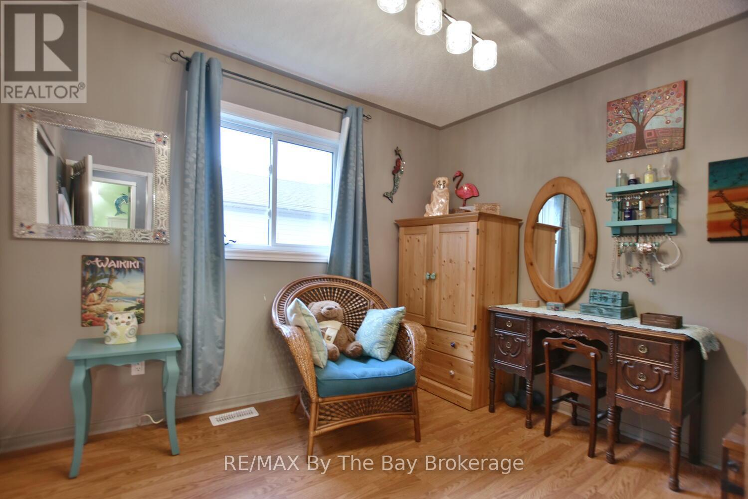126 Fernbrook Drive, Wasaga Beach, Ontario  L9Z 1G6 - Photo 13 - S12211842