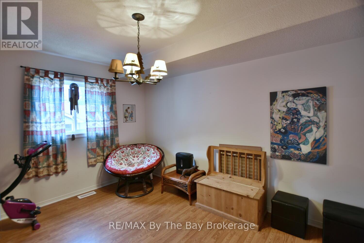 126 Fernbrook Drive, Wasaga Beach, Ontario  L9Z 1G6 - Photo 12 - S12211842
