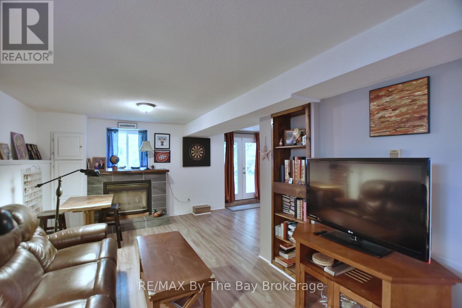 126 Fernbrook Drive, Wasaga Beach, Ontario  L9Z 1G6 - Photo 17 - S12211842