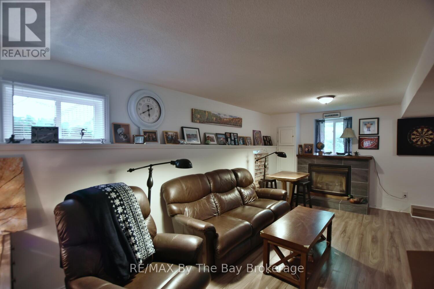 126 Fernbrook Drive, Wasaga Beach, Ontario  L9Z 1G6 - Photo 16 - S12211842