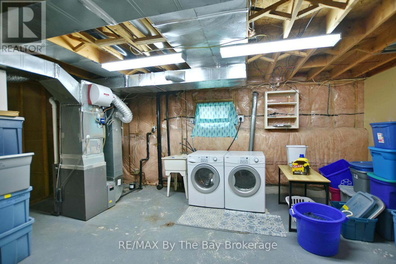 126 Fernbrook Drive, Wasaga Beach, Ontario  L9Z 1G6 - Photo 21 - S12211842