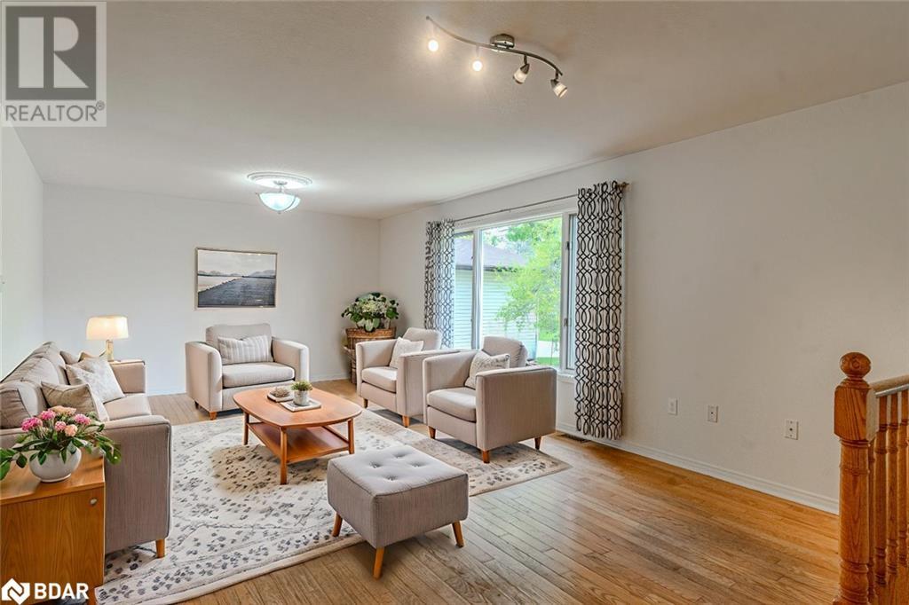 26 Innisbrook Drive, Wasaga Beach, Ontario  L9Z 1G3 - Photo 3 - 40739057
