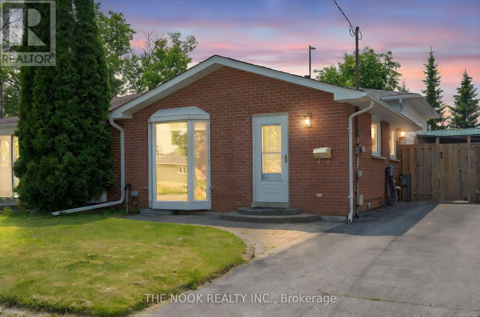 68 VANCOUVER COURT, Oshawa, Ontario