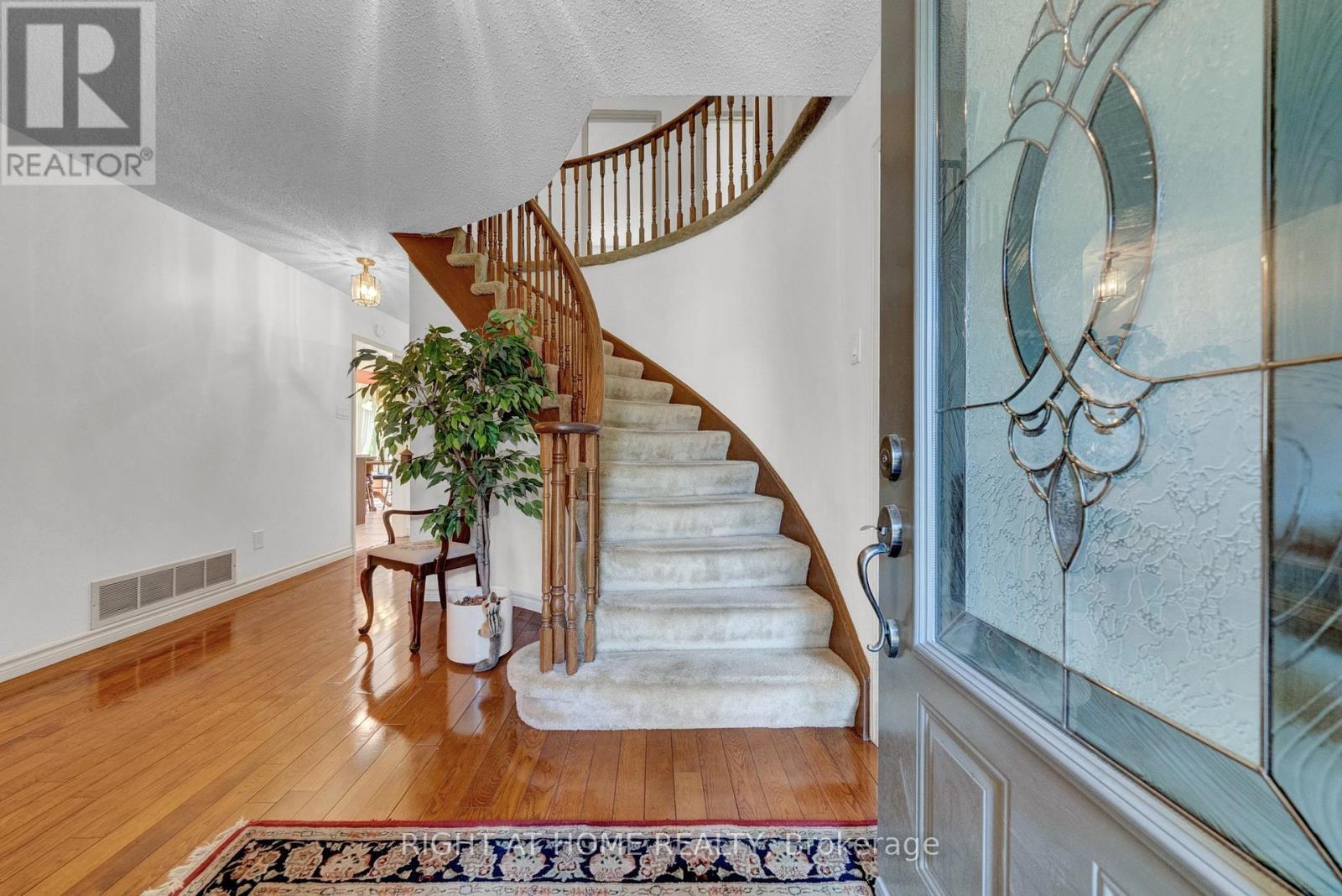 1825 Parkside Drive, Pickering, Ontario  L1V 3N9 - Photo 4 - E12211987