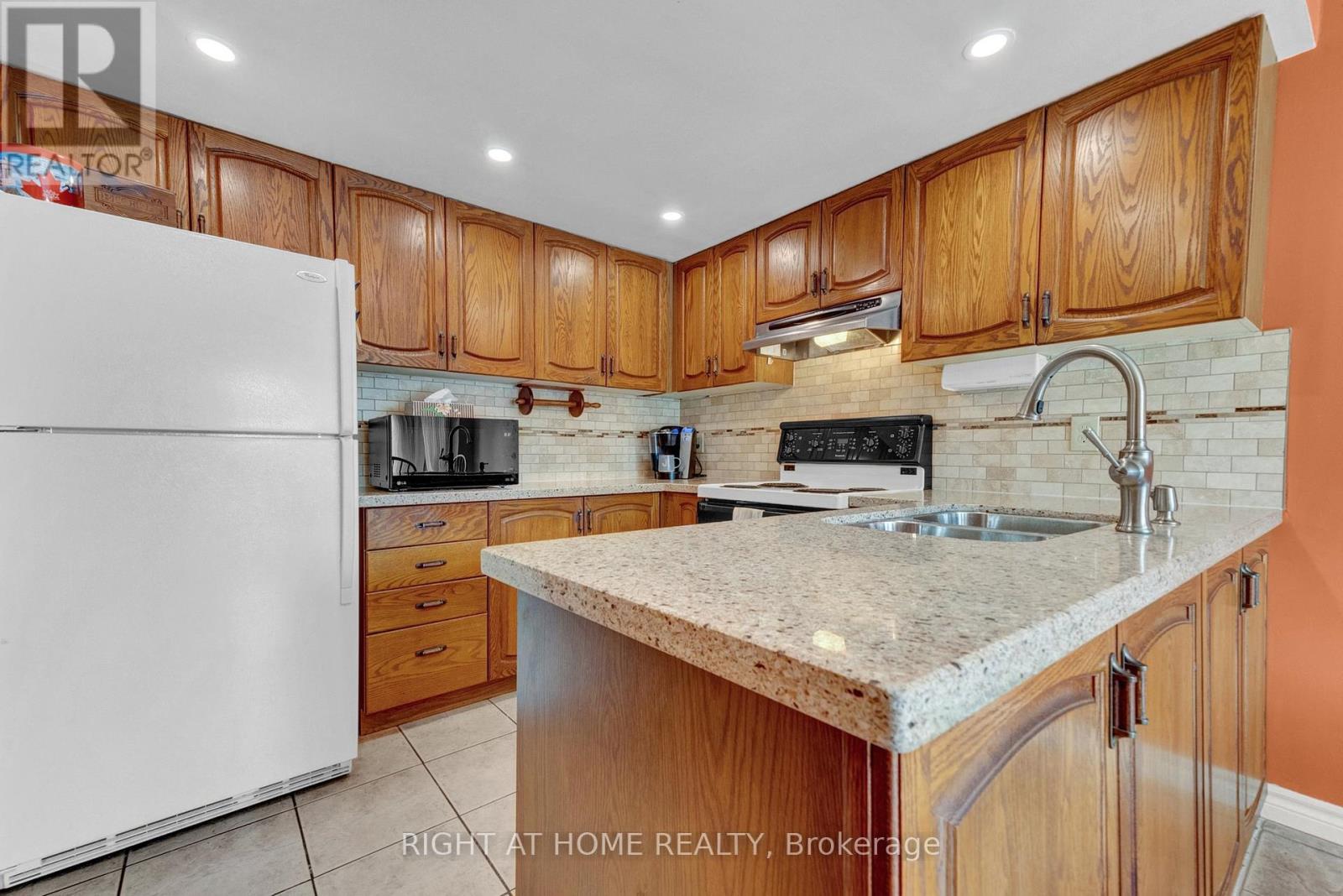 1825 Parkside Drive, Pickering, Ontario  L1V 3N9 - Photo 8 - E12211987