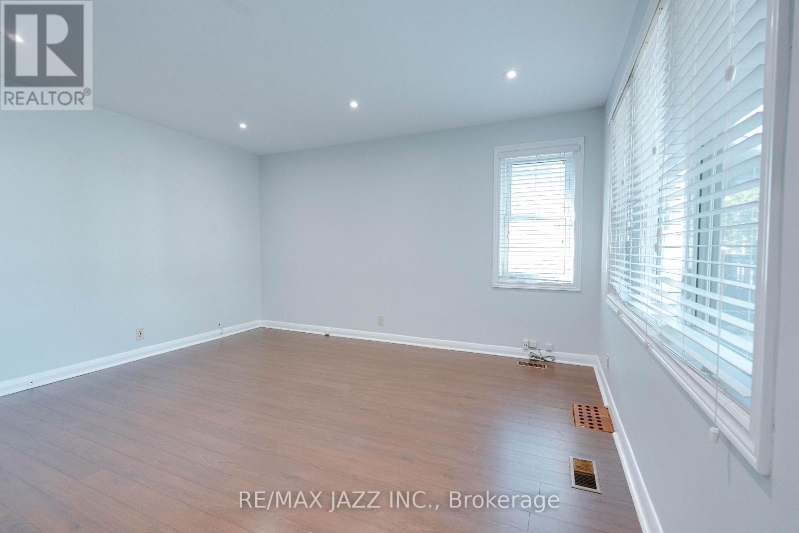 228 Gibbons Street, Oshawa, Ontario  L1J 4Y6 - Photo 6 - E12212019