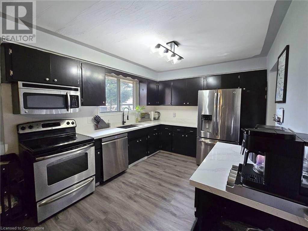 320 Country Hill Drive, Kitchener, Ontario  N2E 2C2 - Photo 3 - 40739802
