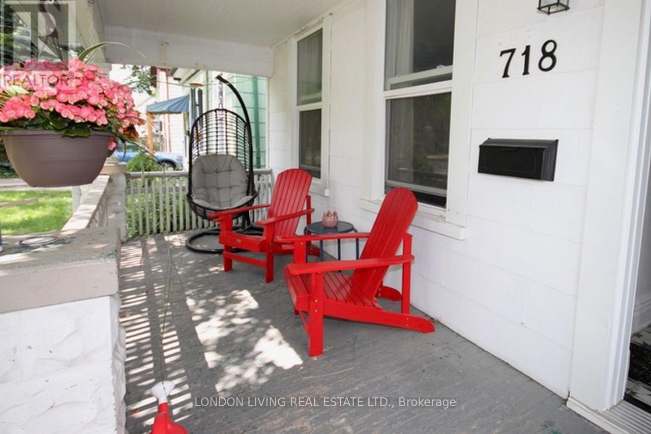 Photo 4 of 38 for 718 William Street
