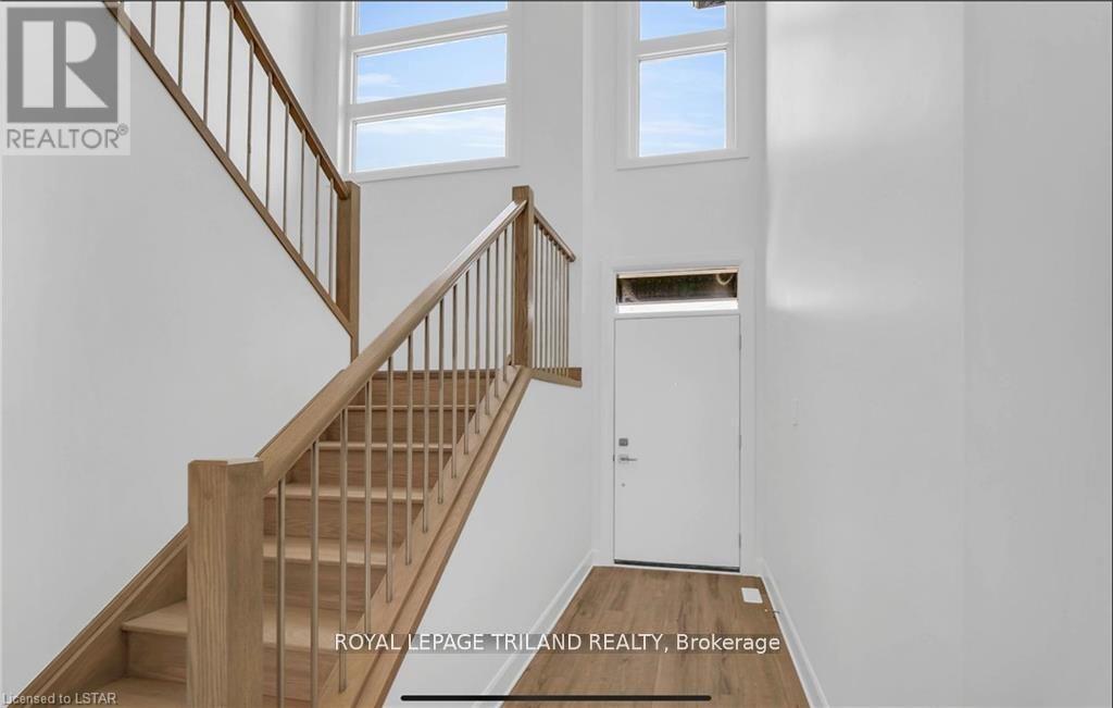 12 Welch Court, St. Thomas, Ontario  N5R 0M1 - Photo 3 - X12212054